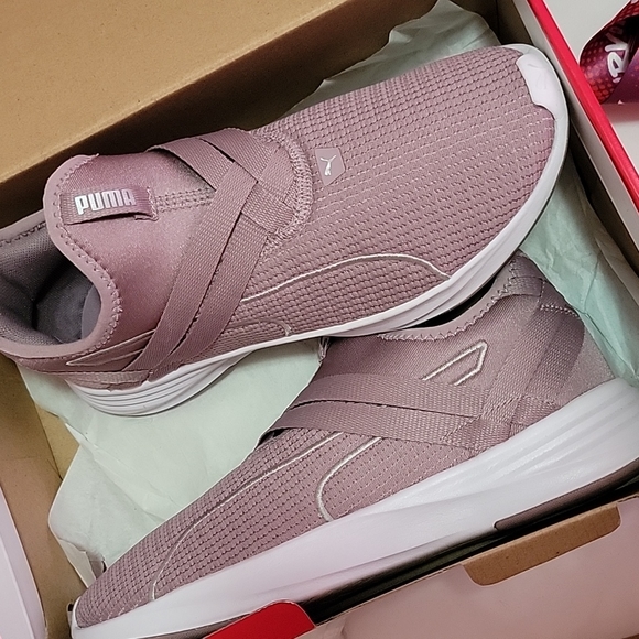 Puma slip on womens sneaker - Picture 8 of 9